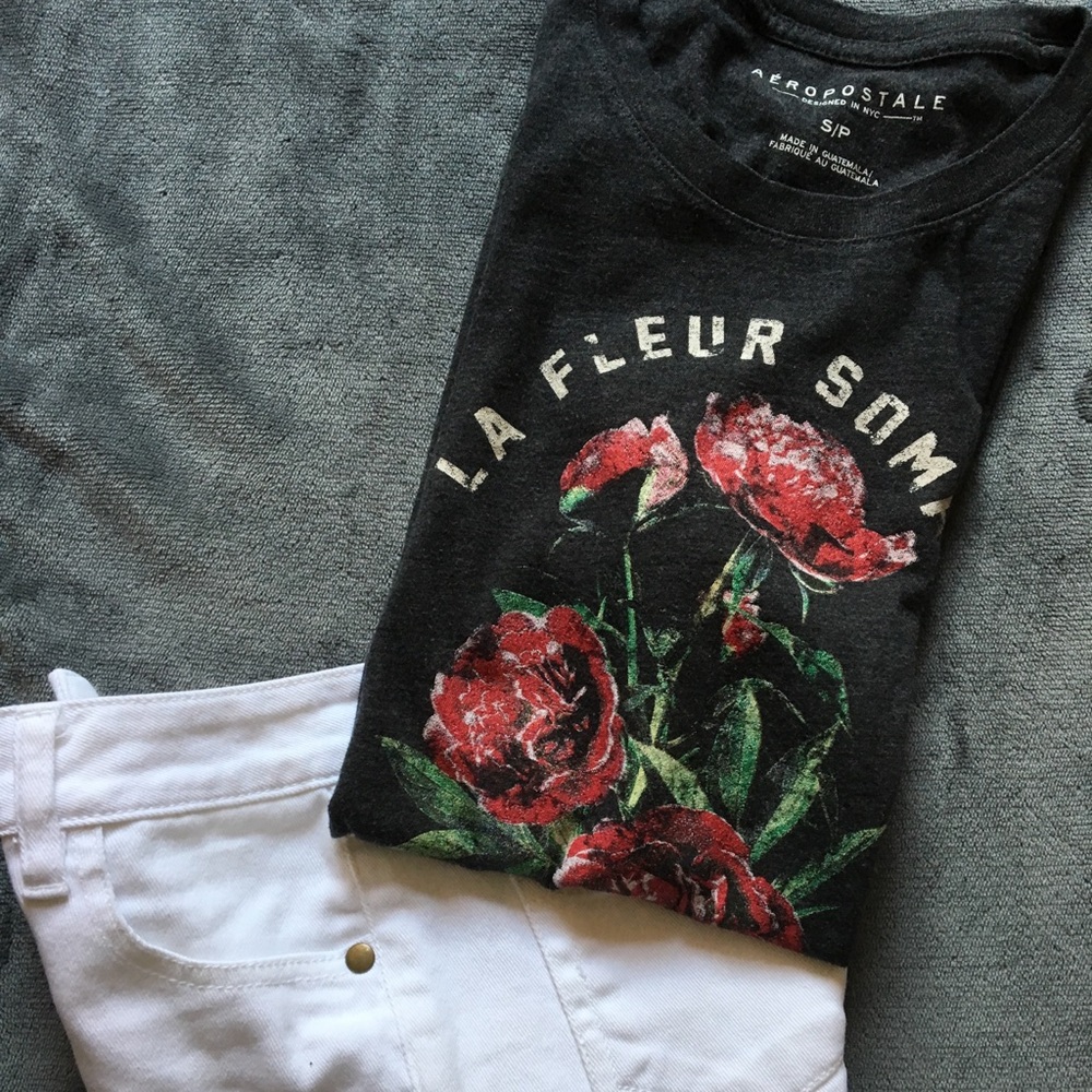 (EUC) Aeropostale graphic tee